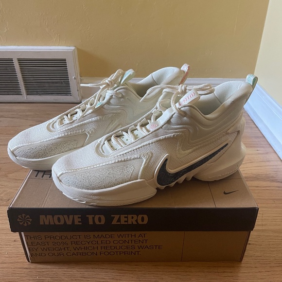 Nike COSMIC UNITY 2's - Picture 4 of 7